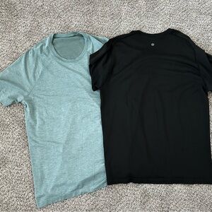 Lululemon Men’s Teal and Black T-Shirts
